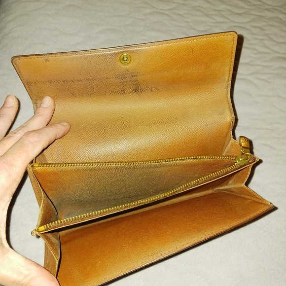 Vintage Louis Vuitton Wallet - Picture 11 of 15